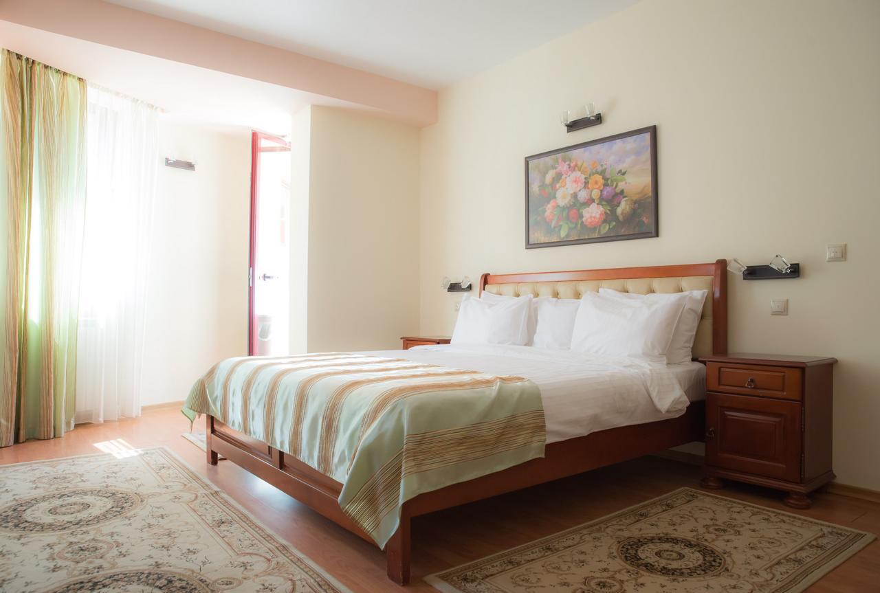 Hotel Nemira Slanic Moldova Luaran gambar